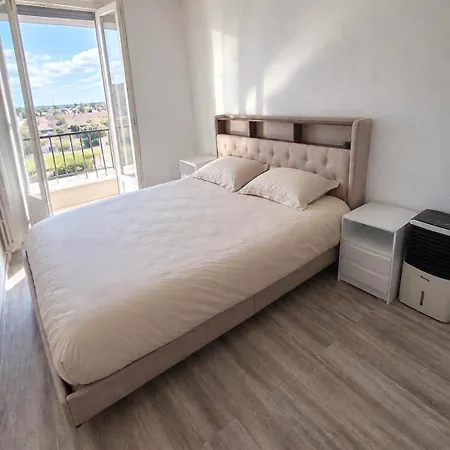 4 A 10 Minute Du Circuit Apartment Allonnes (Sarthe)
